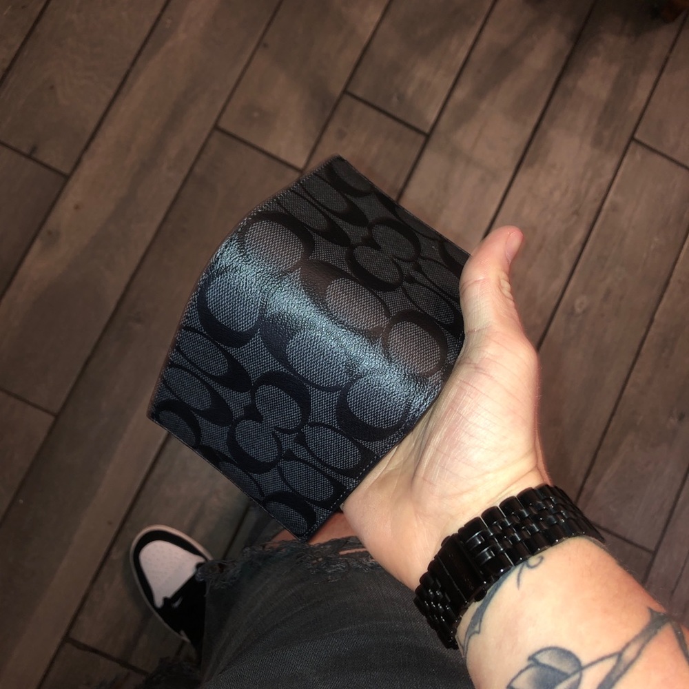 AUTHENTIC Coach Men’s wallet